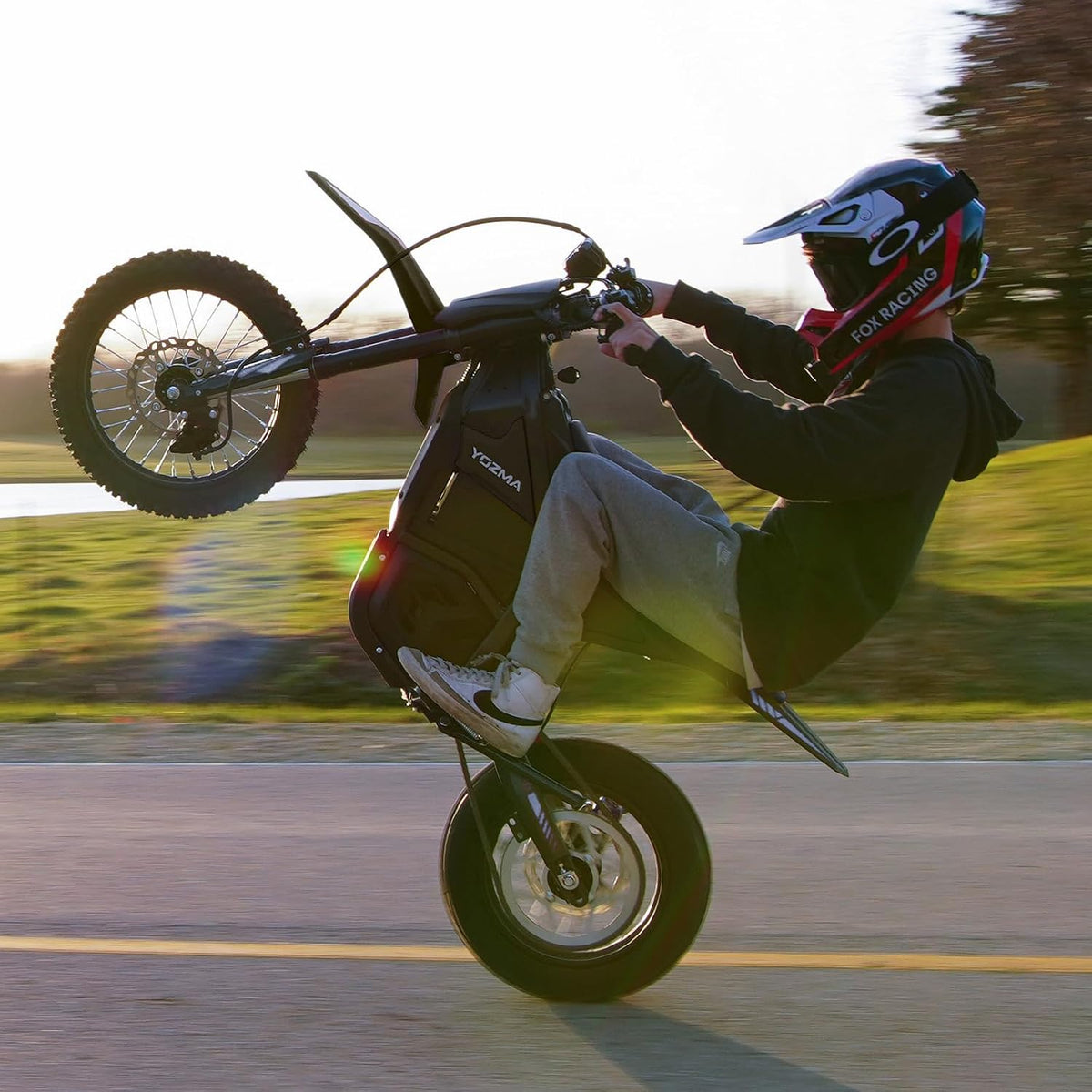 Electric Dirt Bike 2600W – 40 MPH Off-Road Performance